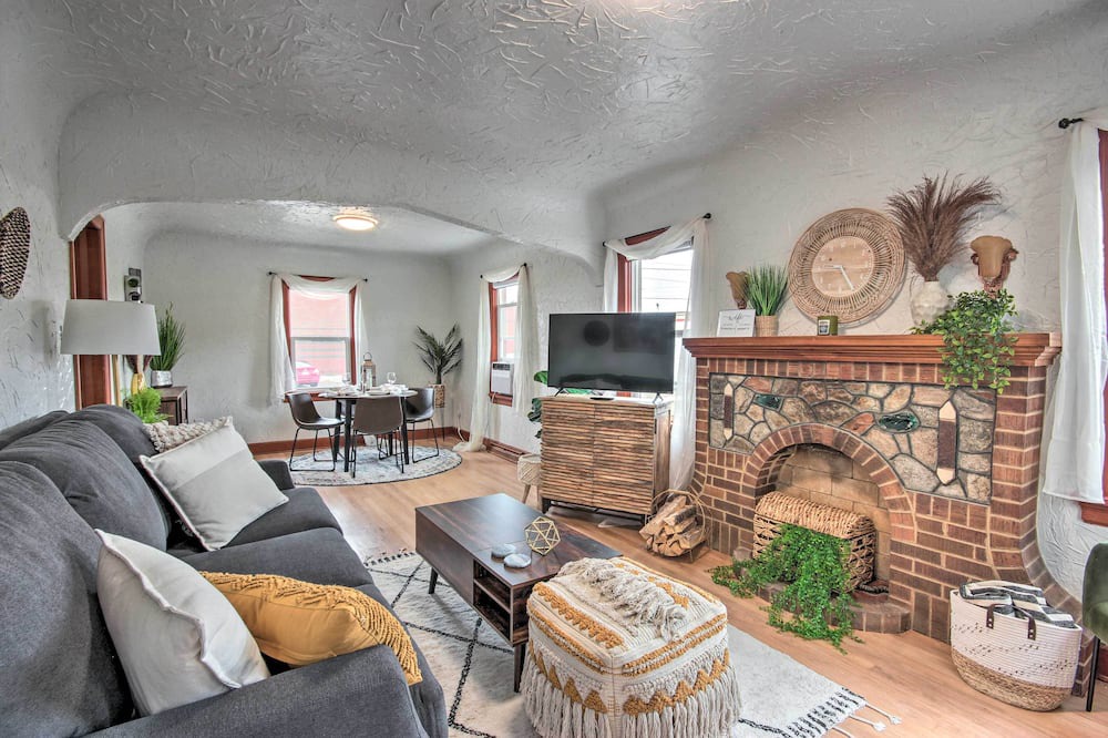 Photo of Livingroom in Laurel