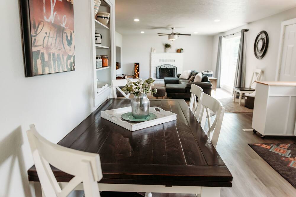 Photo of Livingroom in Caldwell