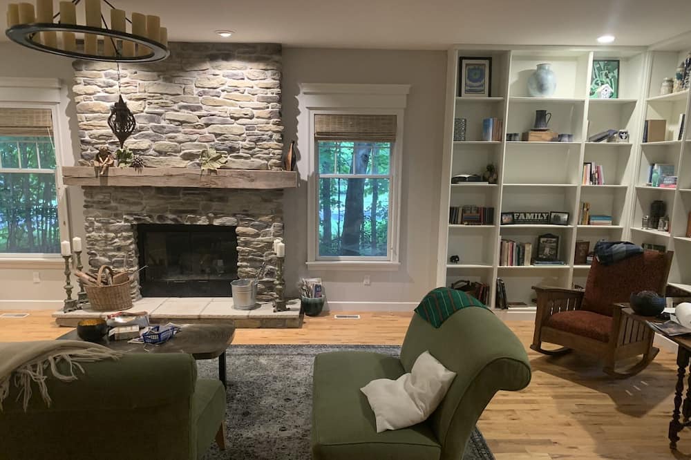 Photo of Livingroom in Maxwell