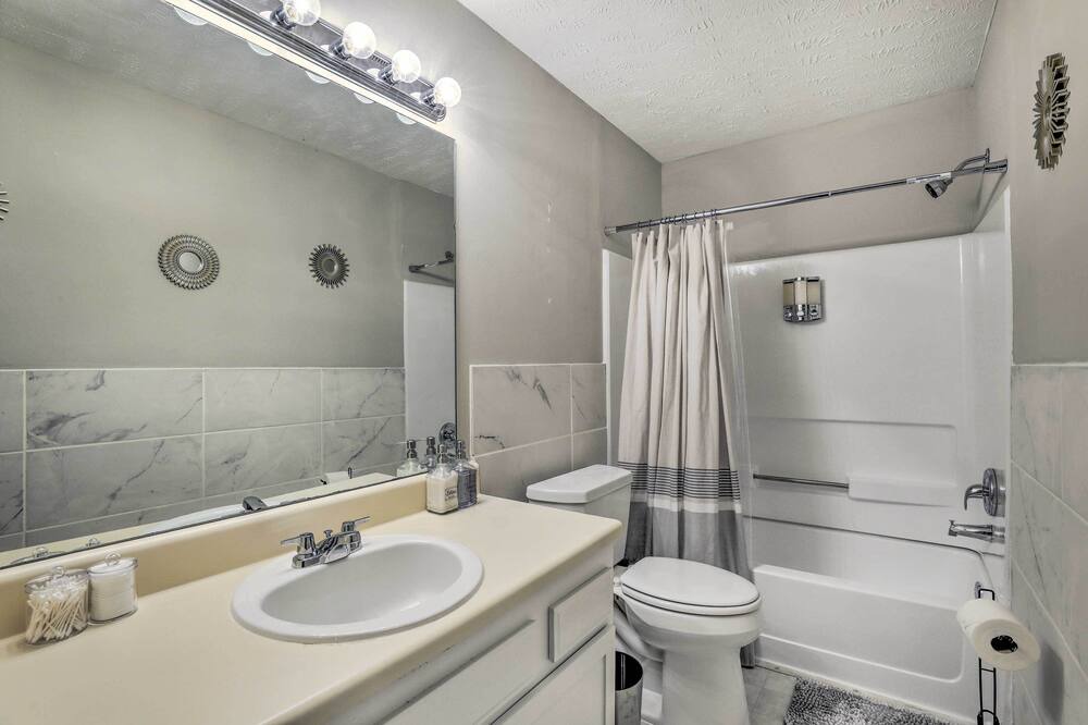 Photo of Bathroom in Collier Heights