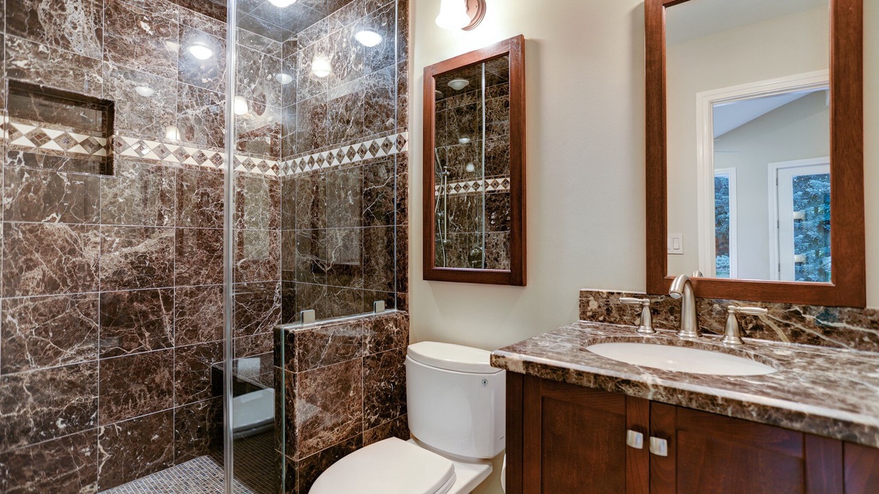 Photo of Others in Clodine