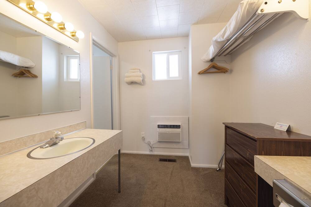 Photo of Bedroom in Frontier