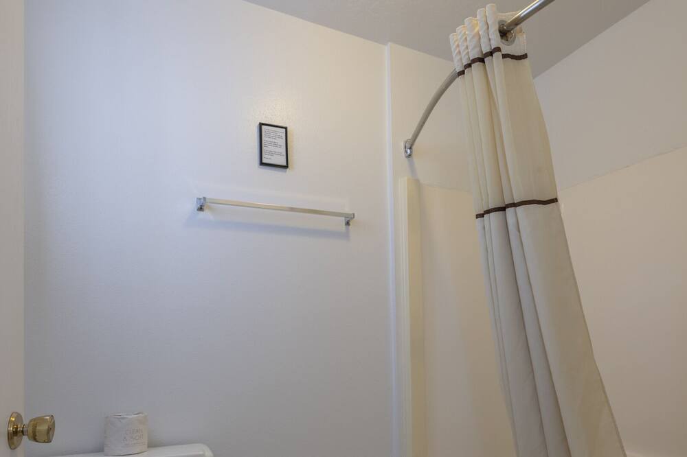 Photo of Bedroom in Frontier