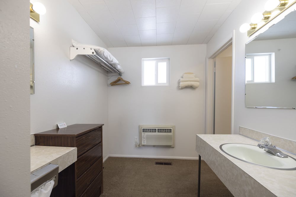Photo of Bedroom in Frontier