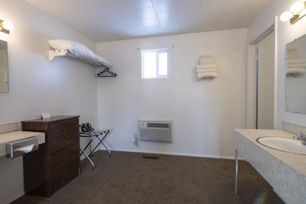 Photo of Bedroom in Frontier