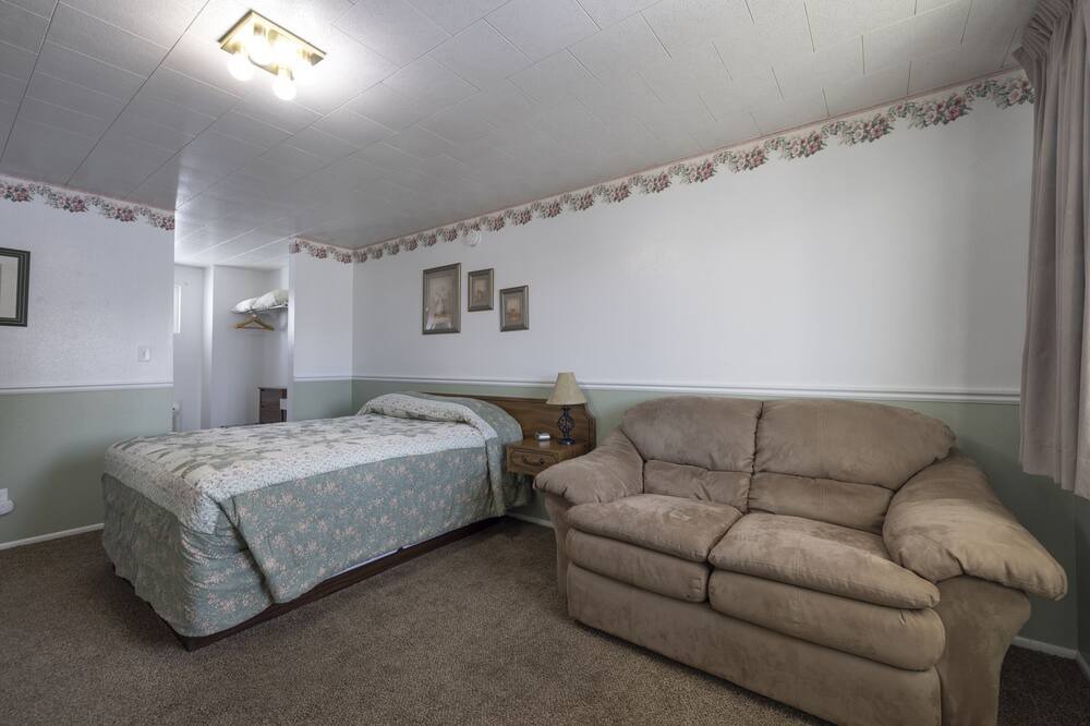 Photo of Bedroom in Frontier