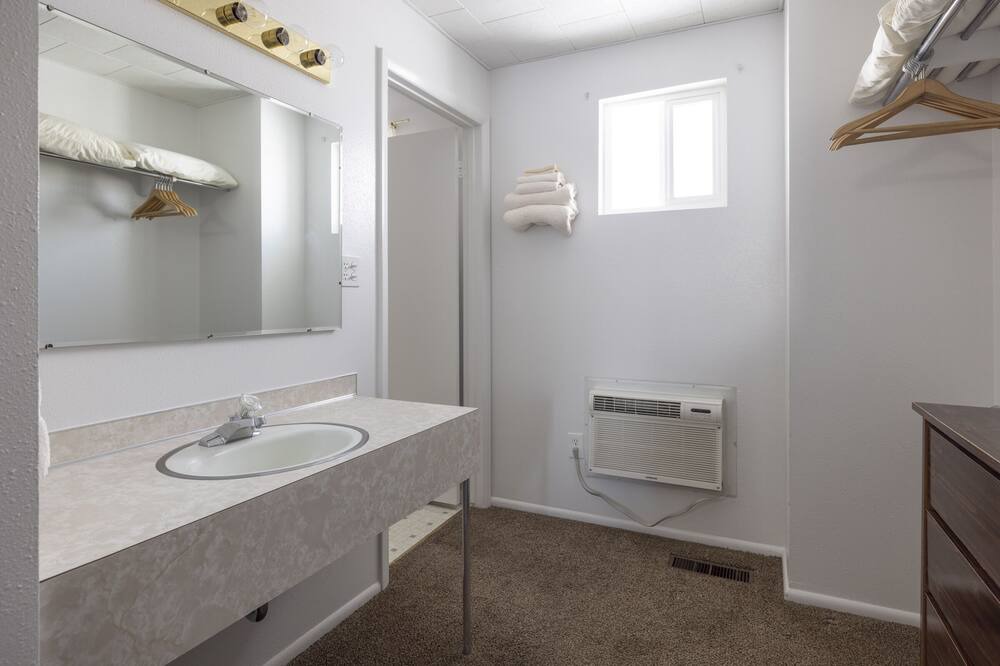 Photo of Bedroom in Frontier