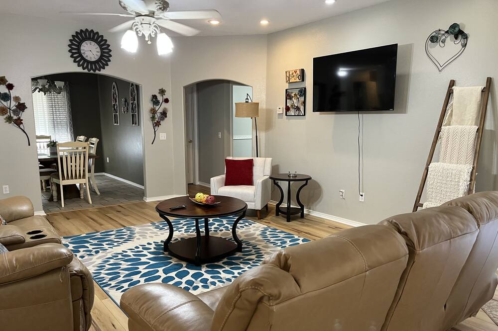 Photo of Livingroom in Tahlequah