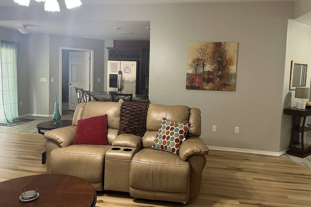 Photo of Livingroom in Tahlequah