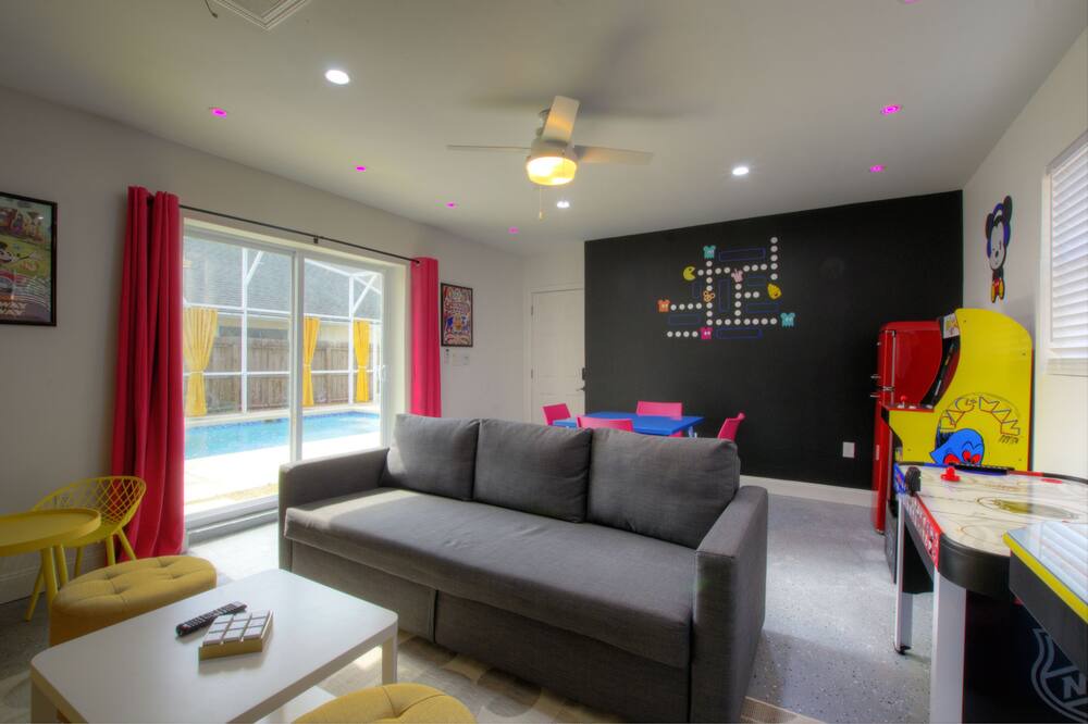 Photo of Livingroom in Bridgewater Crossing