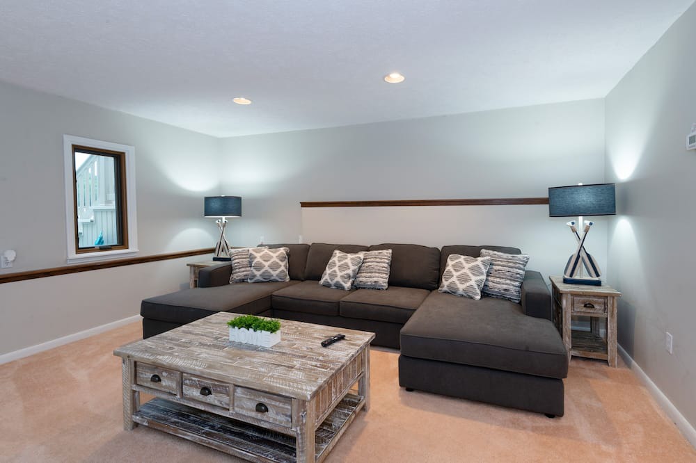 Photo of Livingroom in Treasure Lake