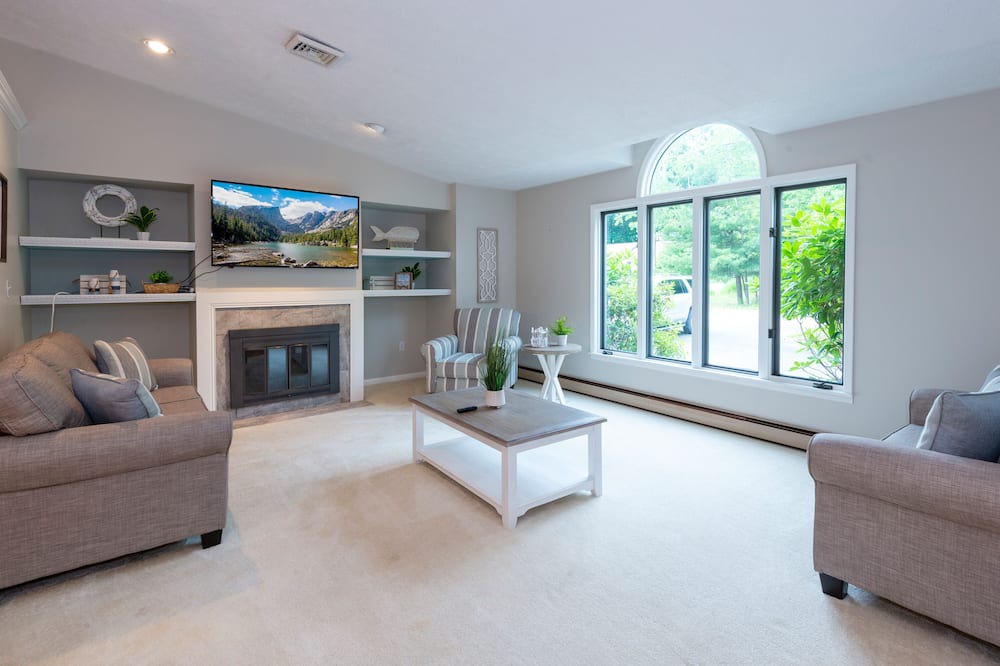 Photo of Livingroom in Treasure Lake
