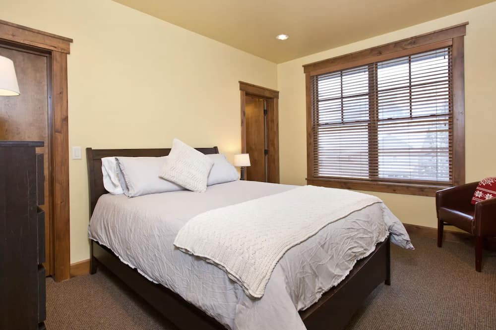 Photo of Bedroom in Jackson