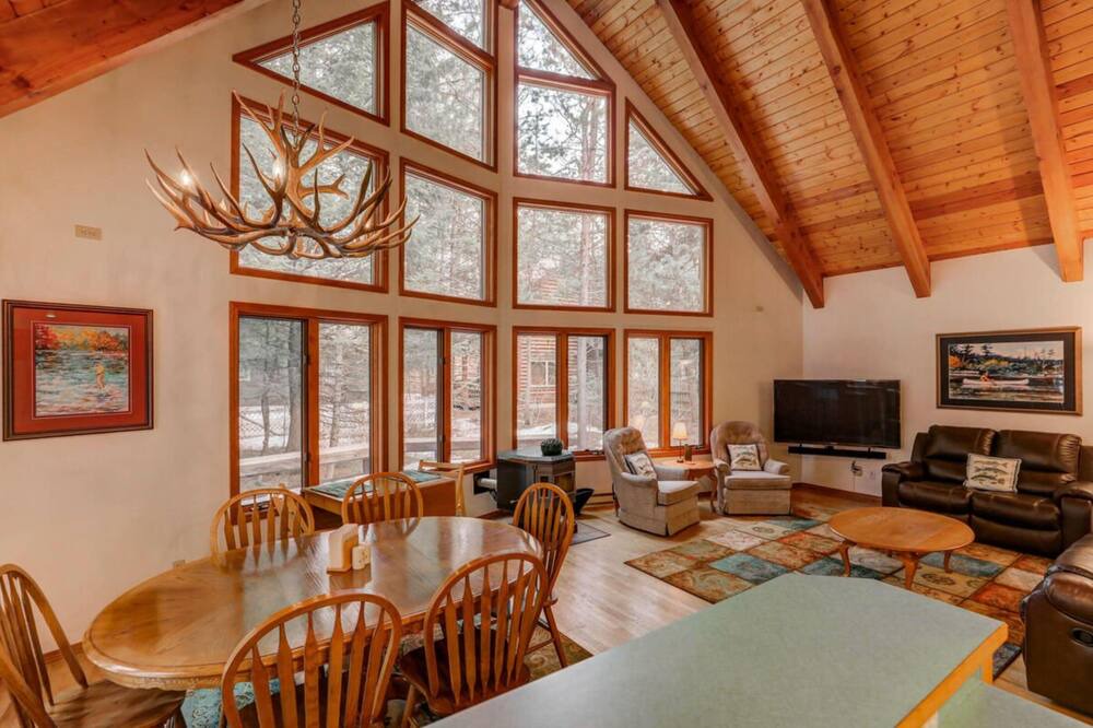 Photo of Livingroom in McCall