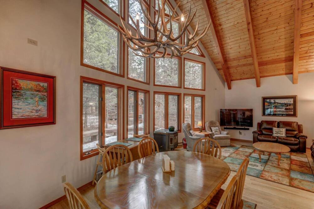 Photo of Livingroom in McCall