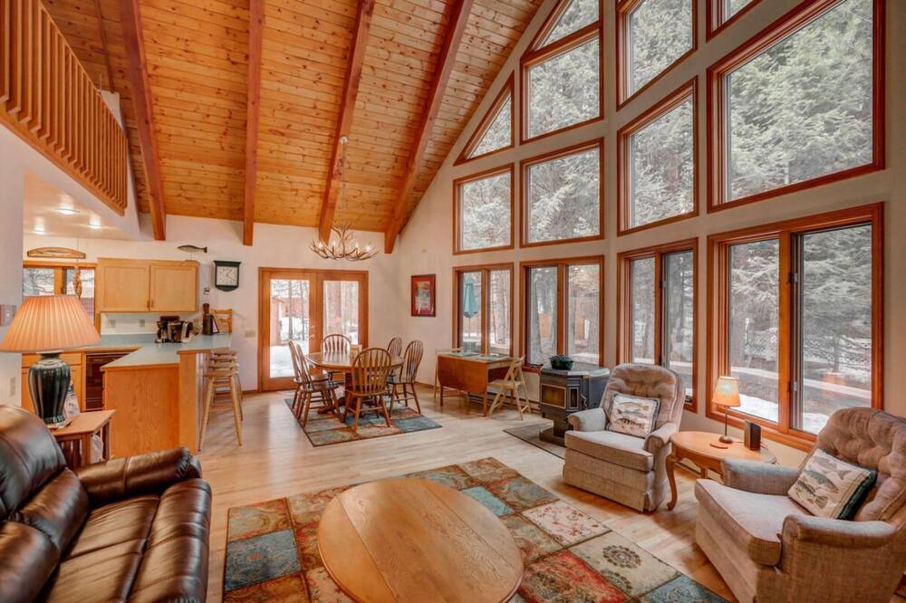 Photo of Livingroom in McCall