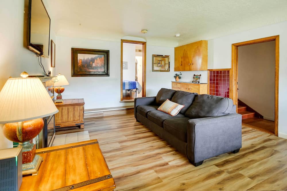 Photo of Livingroom in Torrington