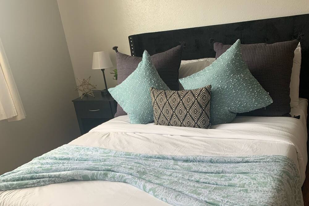 Photo of Bedroom in George Bush Park/Eldridge