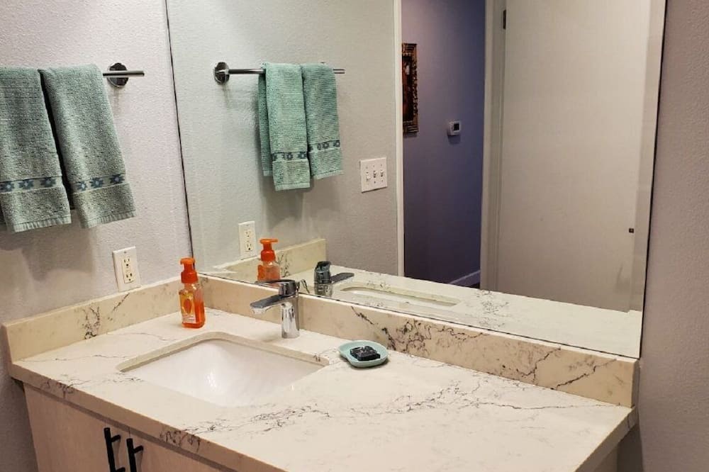 Photo of Bathroom in Pacific Terrace
