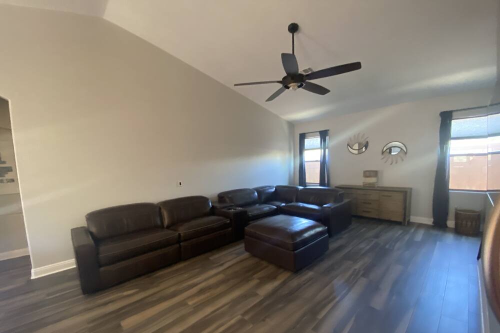 Photo of Livingroom in Power Ranch