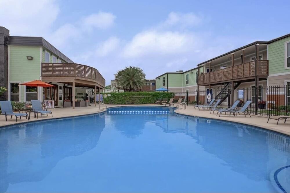 Photo of Outdoor in Brookhollow
