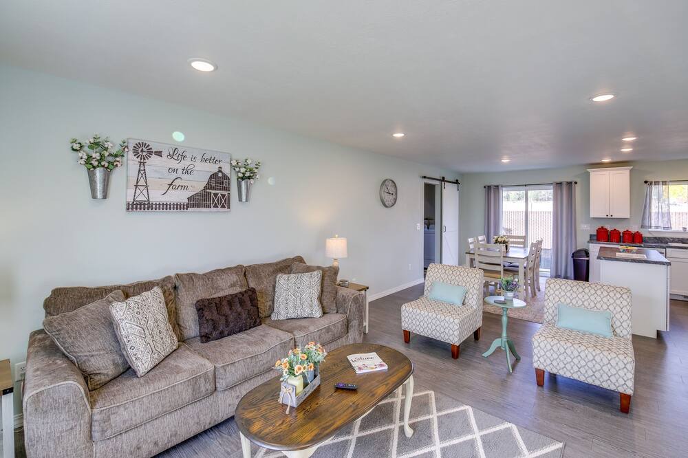 Photo of Livingroom in Grantsdale