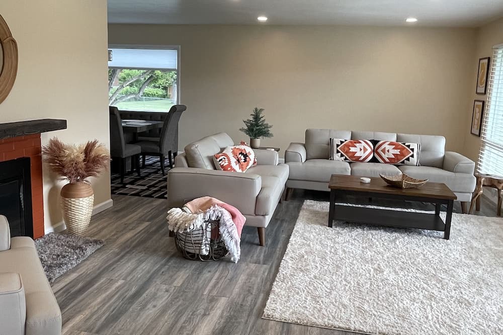 Photo of Livingroom in Pocatello