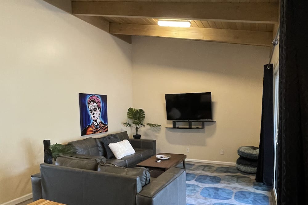 Photo of Livingroom in Pocatello