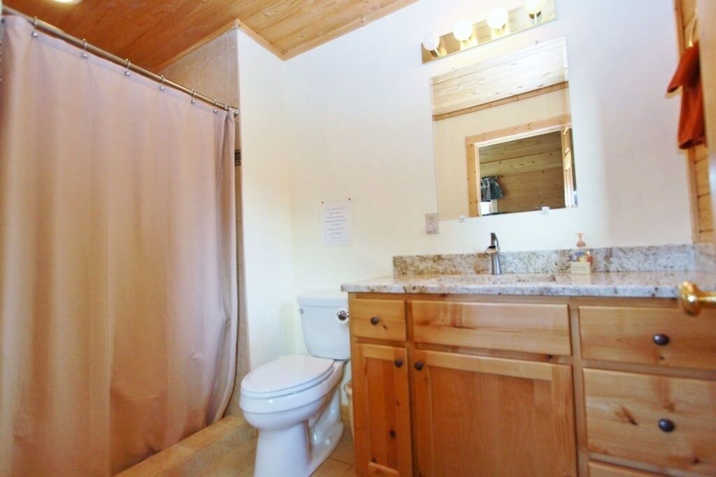 Photo of Bathroom in Lazy Acres