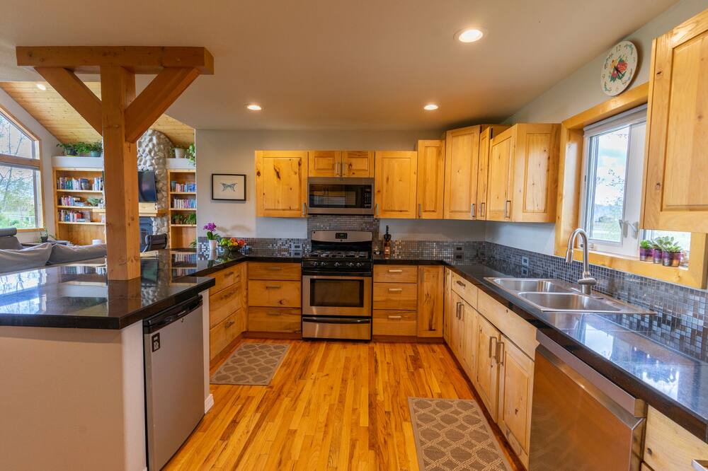 Photo of Kitchen in Leigh Creek Estates