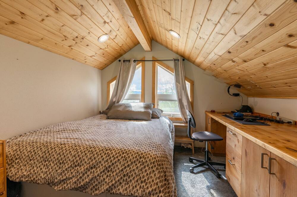 Photo of Bedroom in Leigh Creek Estates