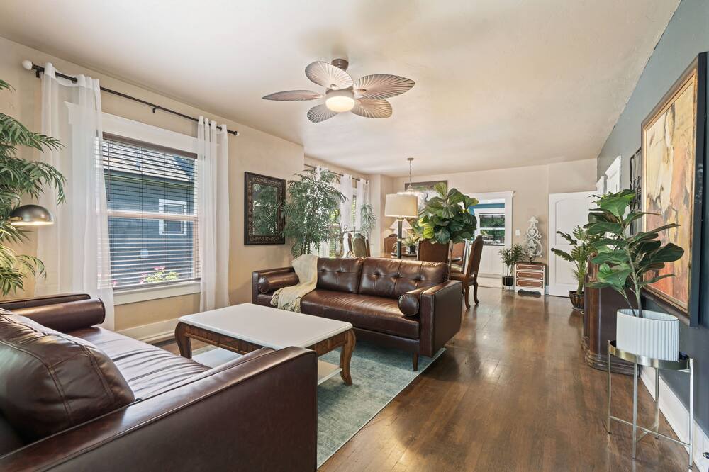Photo of Livingroom in Harrison Boulevard