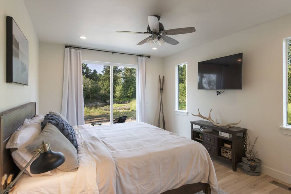 Photo of Bedroom in Evergreen