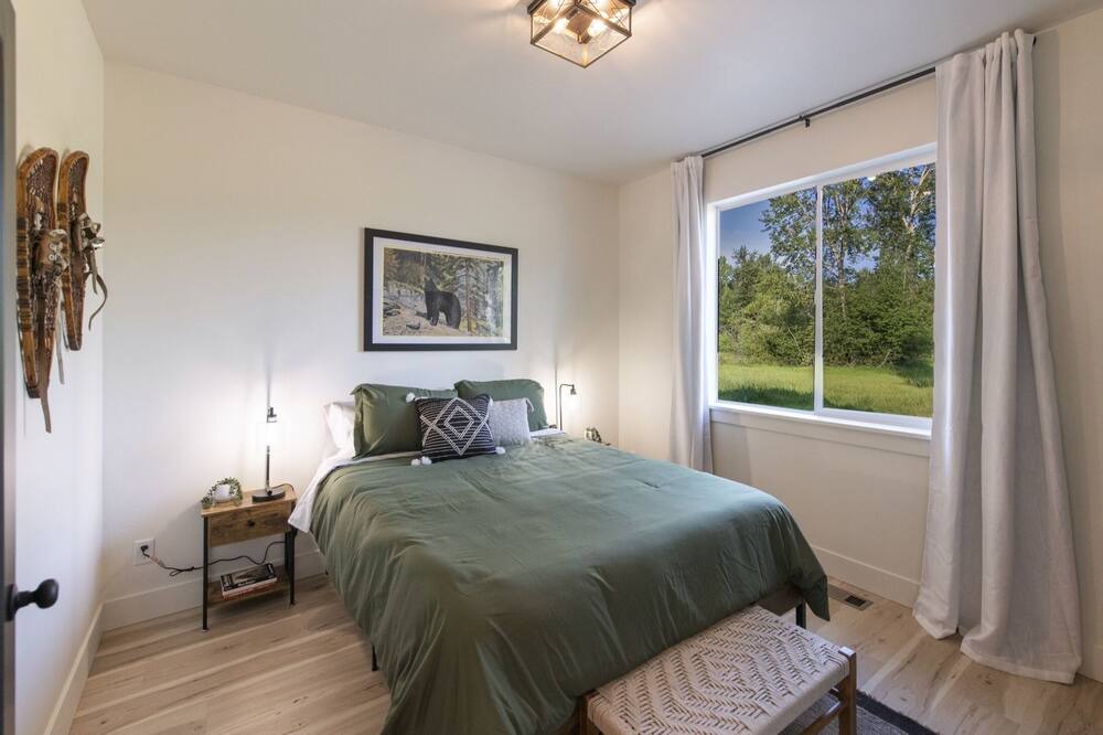 Photo of Bedroom in Evergreen