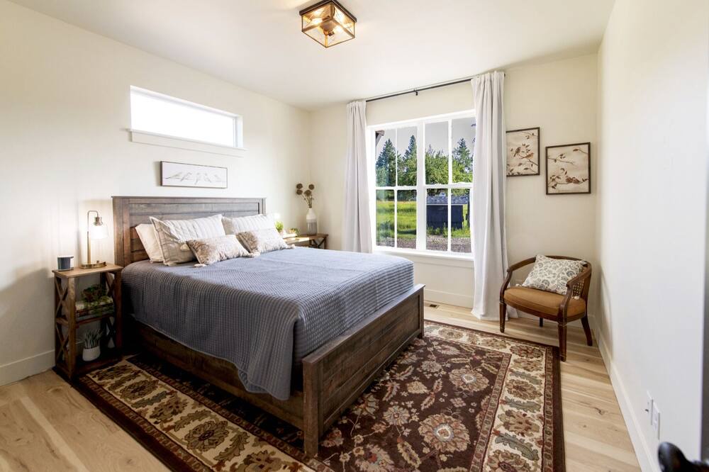 Photo of Bedroom in Evergreen