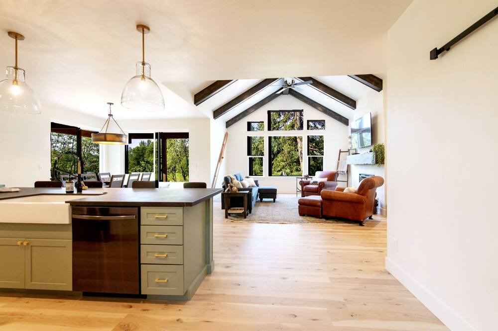 Photo of Kitchen in Evergreen