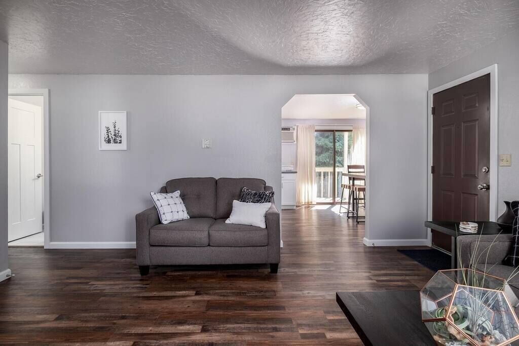 Photo of Livingroom in Moran Prairie
