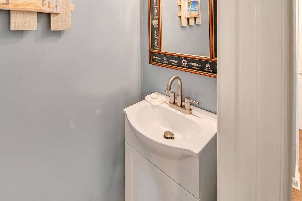Photo of Bathroom in Lake Waccamaw