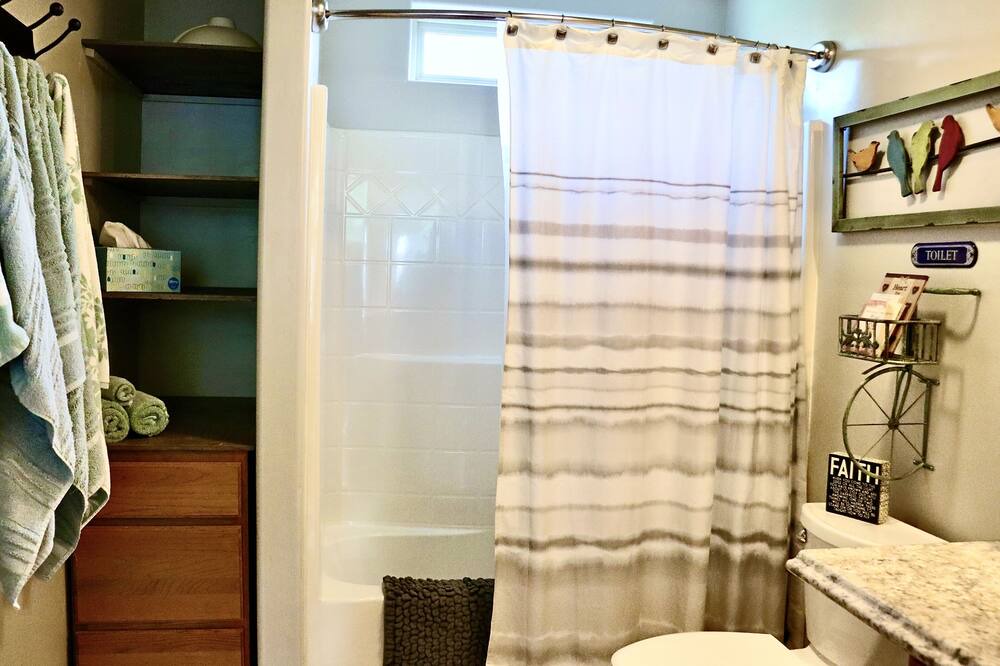 Photo of Bathroom in Elmo