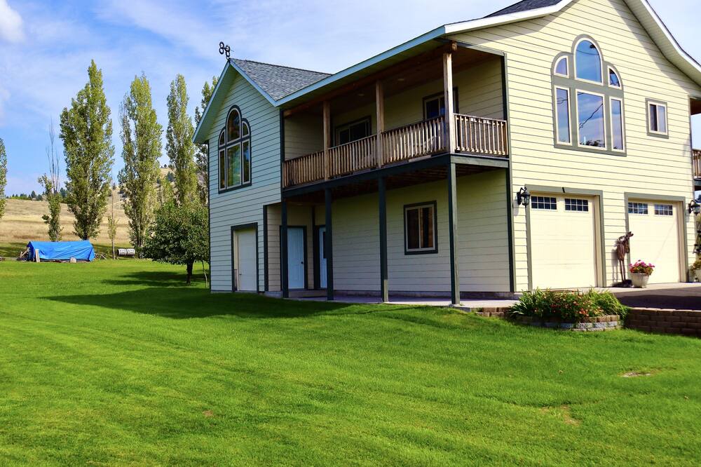 Photo of Outdoor in Elmo