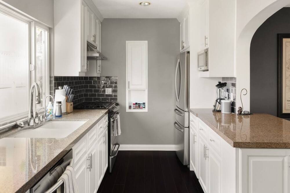 Photo of Kitchen in Mid-Wilshire