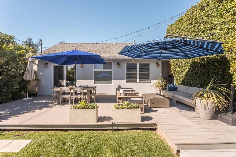 Photo of Outdoor in Mid-Wilshire