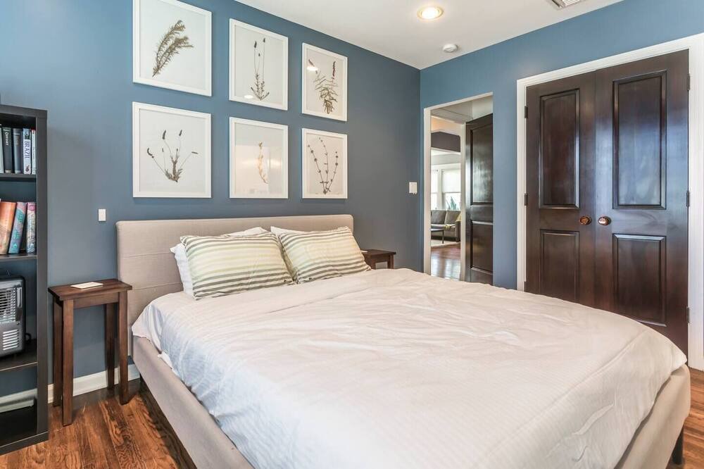 Photo of Bedroom in Mid-Wilshire