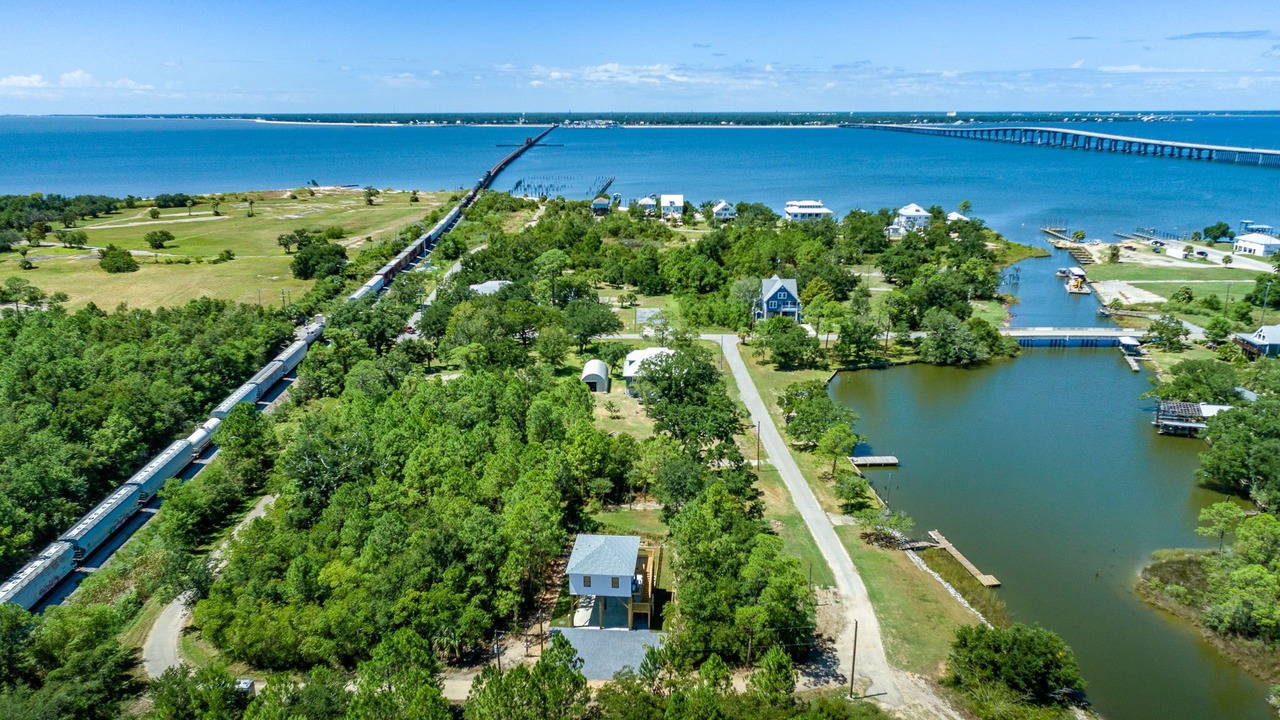 Photo of Outdoor in Henderson Point