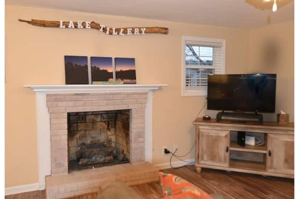 Photo of Livingroom in Albemarle