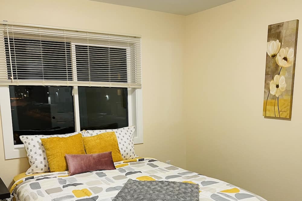Photo of Bedroom in Ward County