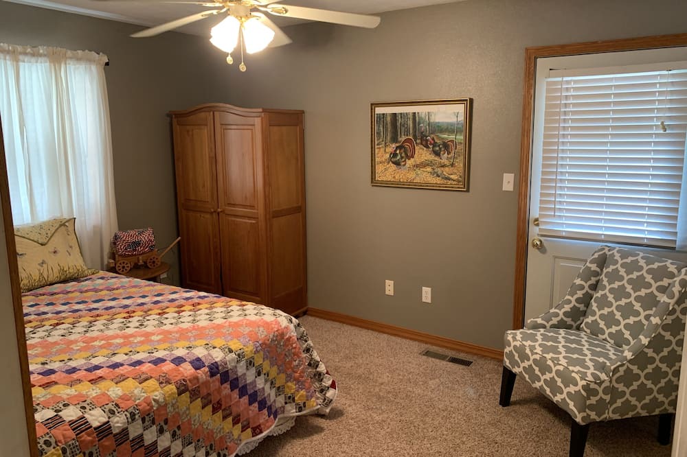 Photo of Bedroom in Compton