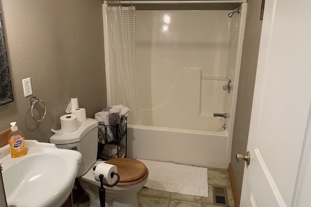 Photo of Bathroom in Compton