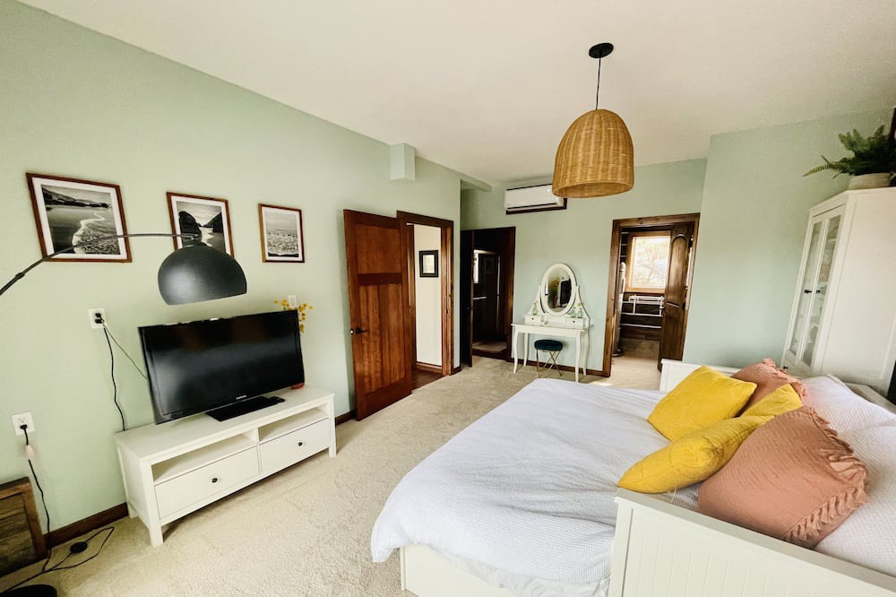 Photo of Bedroom in Bend