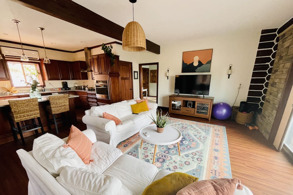 Photo of Livingroom in Bend